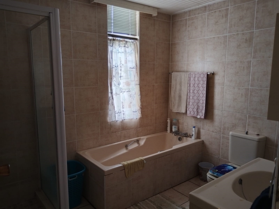 3 Bedroom Property for Sale in Swartkops Eastern Cape